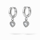 Silberne Huggie‑Creolen mit funkelndem Herz‑Anhänger